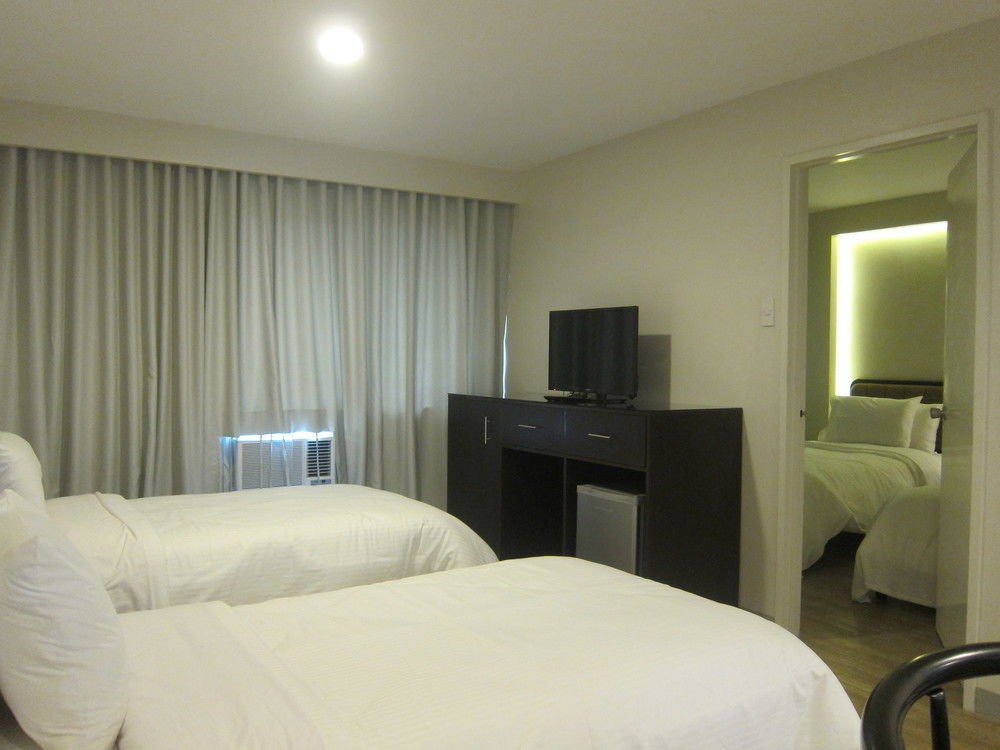 Готель The Charter House Makati City Екстер'єр фото
