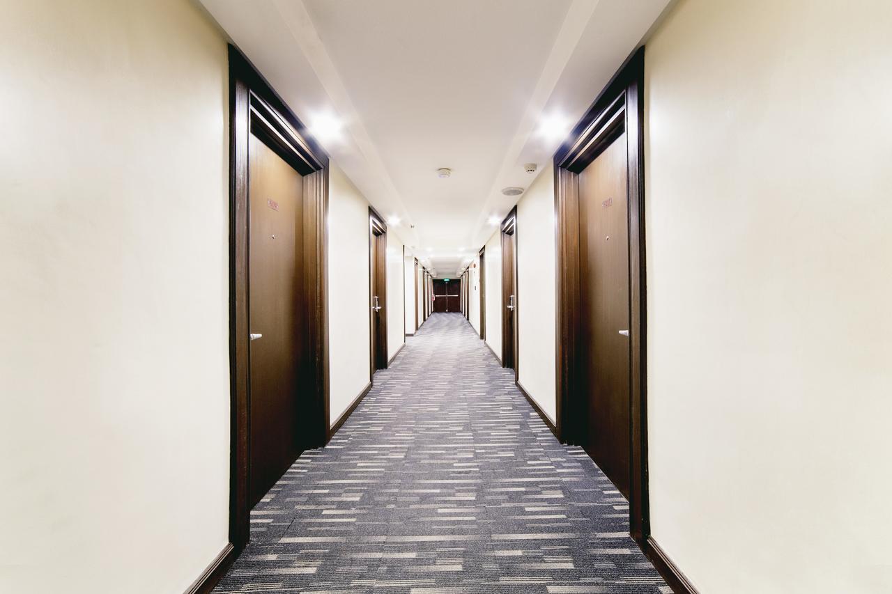Готель The Charter House Makati City Екстер'єр фото