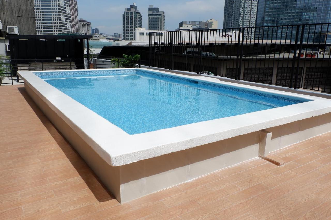 Готель The Charter House Makati City Екстер'єр фото